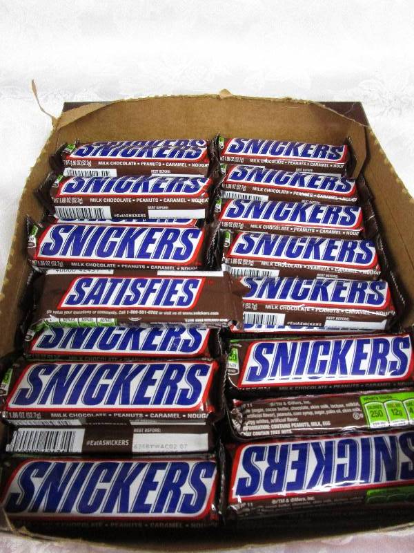 Box full of candy 36 ct Snickers bars  Shelf Pulled Items