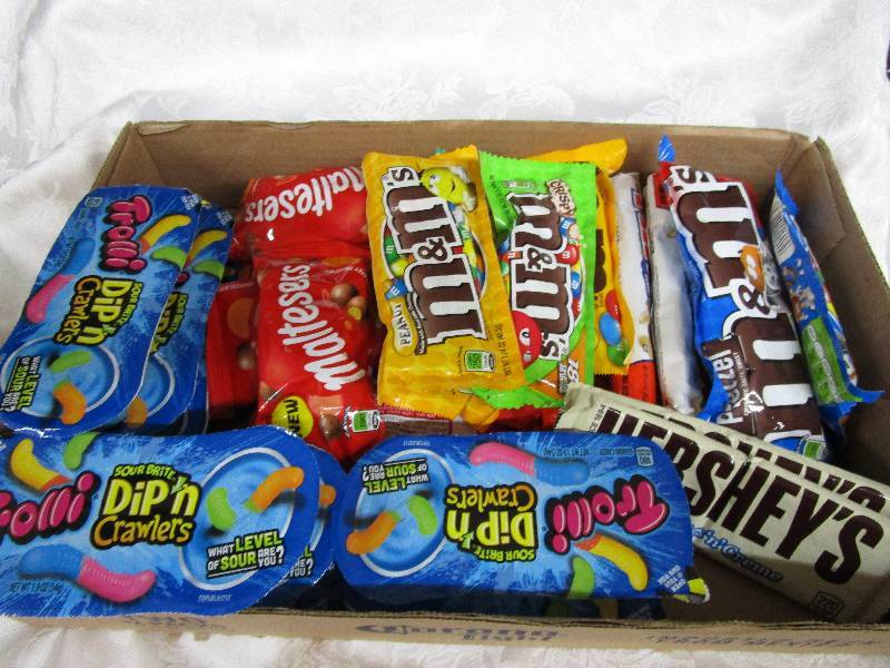Box full of candy 31 ct  Shelf Pulled Items