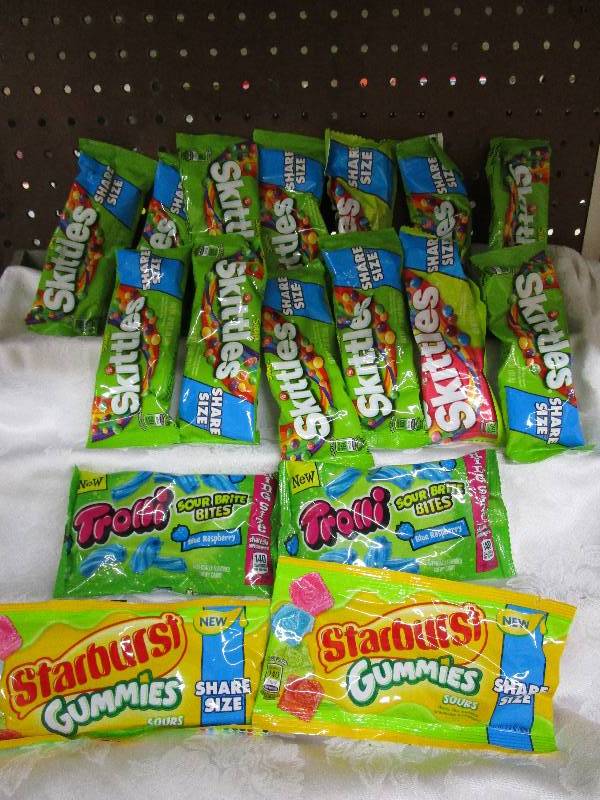 Box full of candy 17 ct share size big packs  Shelf Pulled Items