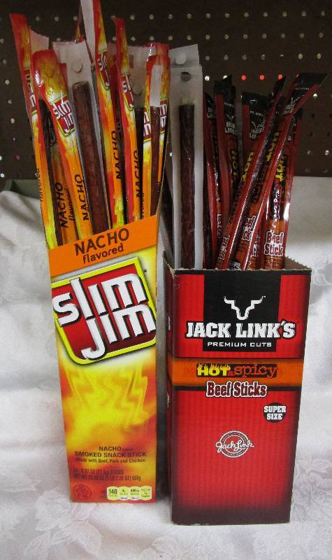 Box full of Jerky Links  approx 49  Shelf Pulled Items