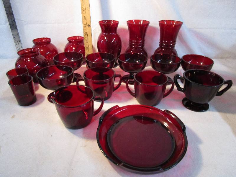 Ruby Red 19 Pieces