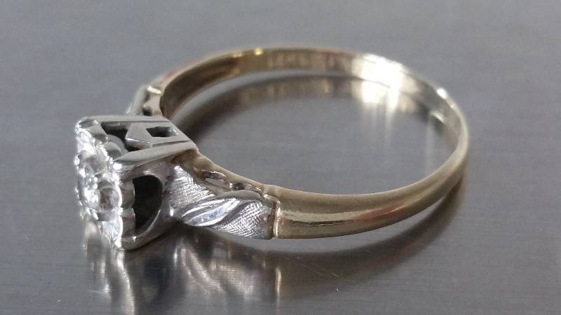 14k White Gold Diamond Ring