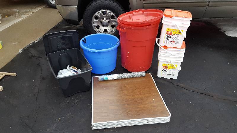Garbage Cans & Tote
