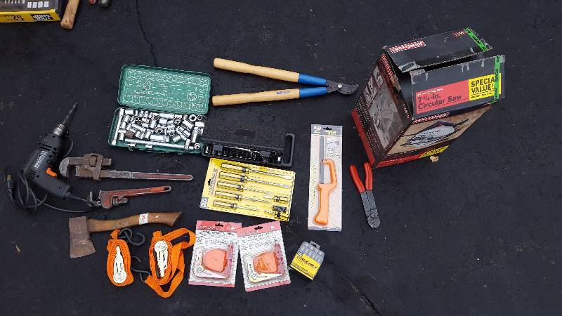 Craftsman Circular Saw & Assorted Tools