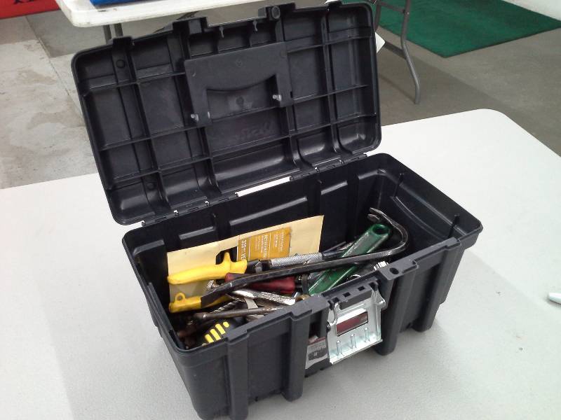 lot 109 image: Case of Hand Tools