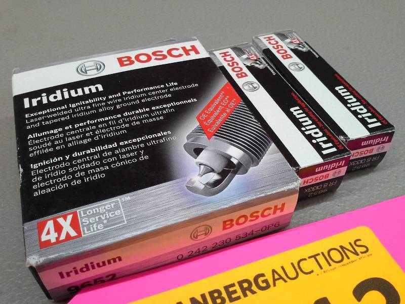 lot 113 image: (6) Bosch Iridium Spark Plugs