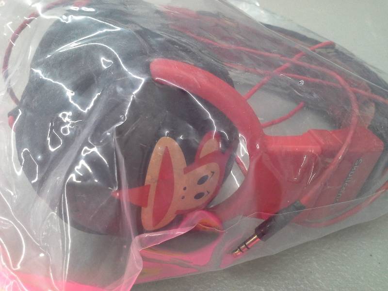 lot 140 image: Skull Candy Headphones