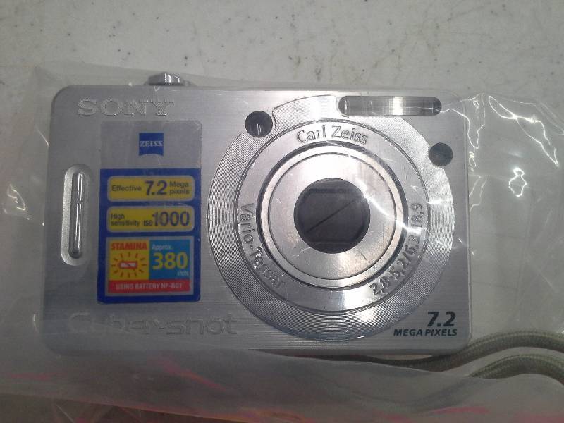 lot 166 image: Sony Cyber-shot Digital Camera