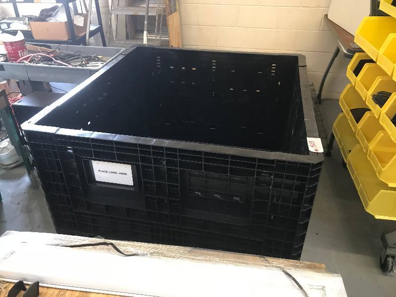 lot 513 image: PLASTIC CRATE PALLET