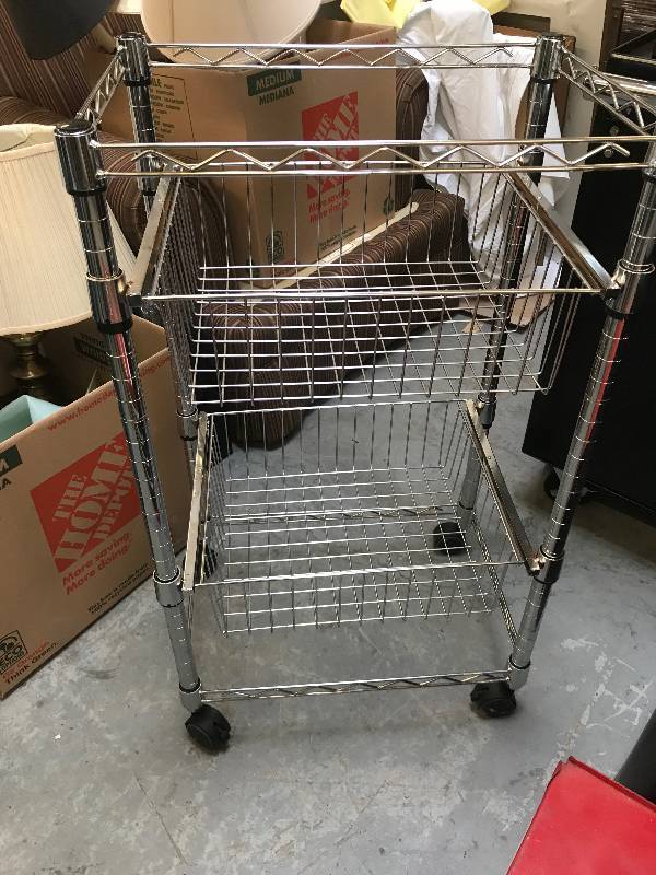 lot 517 image: METAL WIRE BASKET SHELF
