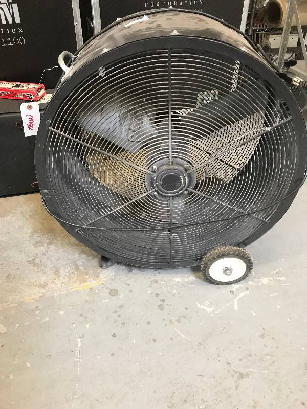 lot 544 image: DAYTON COMMERCIAL FAN