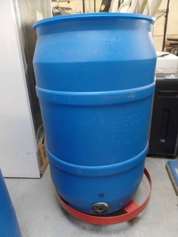 lot 543 image: 55 GALLON BARRELS