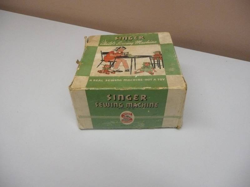 lot 6 image: VINTAGE - SINGER NO. 20 CHILDS SEWING MACHINE - SELLING FOR OVER $150.00 WITH BOX - SEE PICTURES