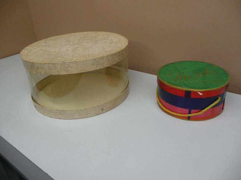 lot 8 image: RARE - VINTAGE MARCHE WIG WITH ORIGINAL BOX DESIGNED BY ADOLFO (1960s Rare) - WITH VINTAGE HAT BOX 1960s - SEE PICTURES