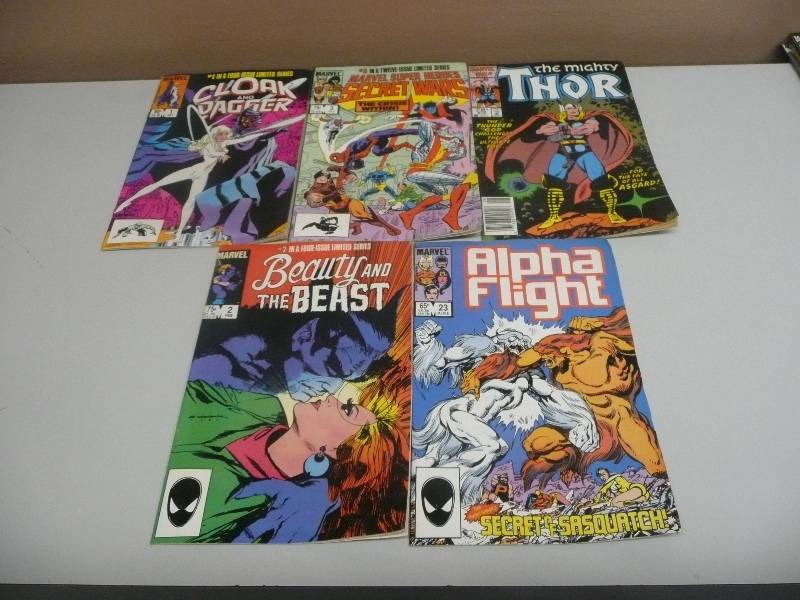 lot 20 image: 5 VINTAGE MARVEL COMICS SOME RARE - SEE PICTURES