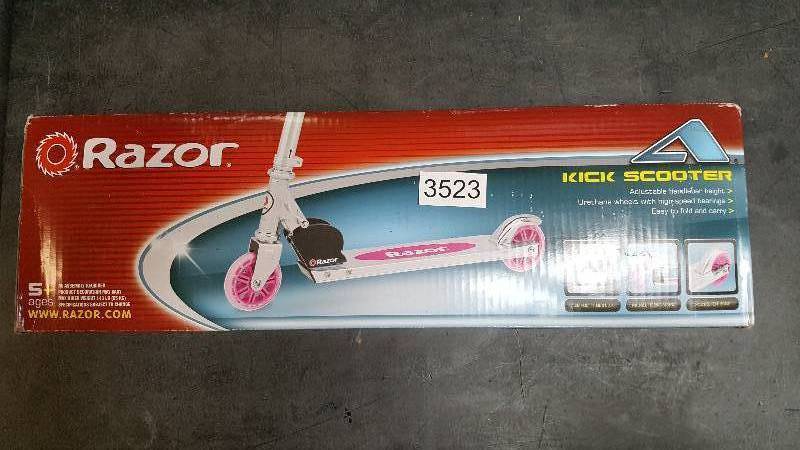 lot 3523 image: Razor A Kick Scooter  Pink
