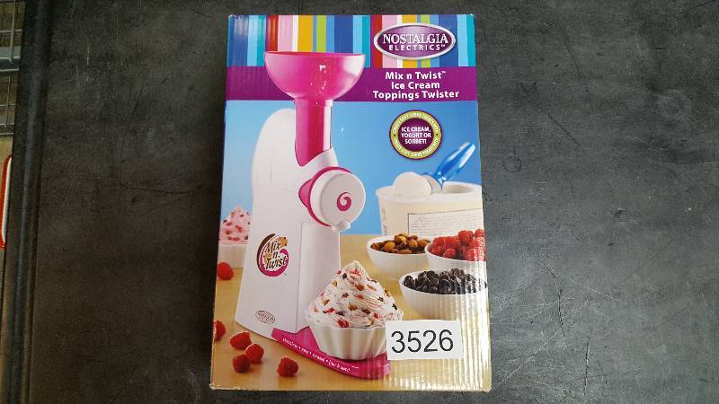 lot 3526 image: Nostalgia Ice Cream & Toppings Mixer