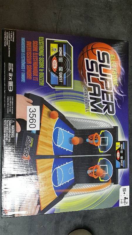 lot 3560 image: Ideal Electronic Super Slam Basketball Tabletop Game
