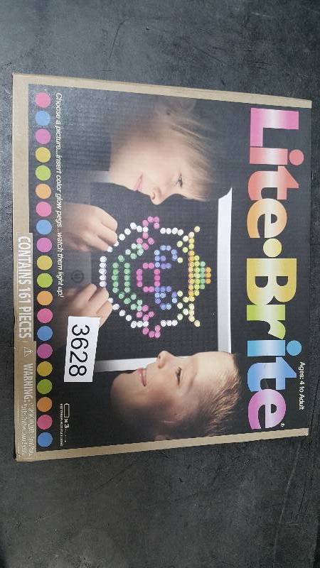 lot 3628 image: Lite Brite Magic Screen