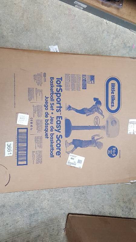 lot 3661 image: Little Tikes TotSports Easy Score Basketball Game