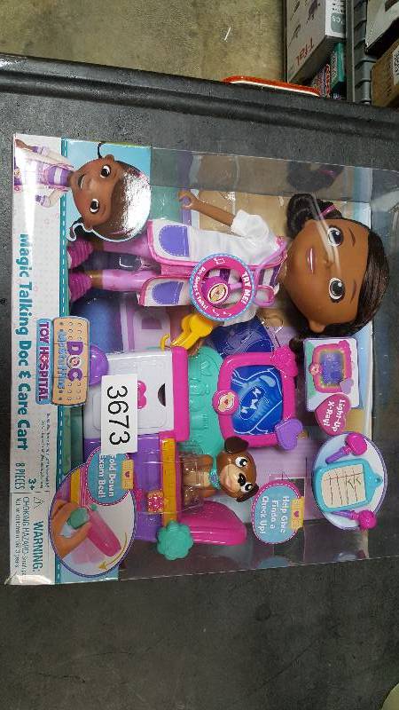 lot 3673 image: Doc McStuffins Magic Talking Doc and Care Cart