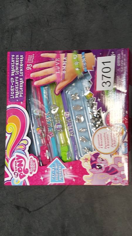 lot 3701 image: Light-Up Bracelet Kit
