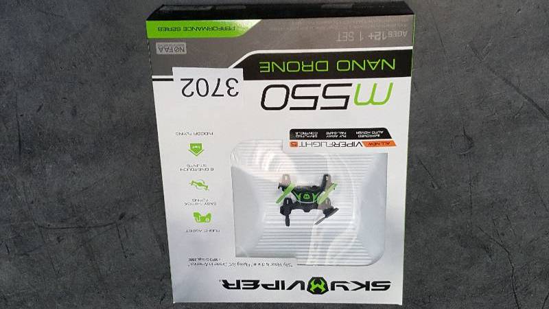 lot 3702 image: Sky Viper Nano Quadcopter Drone - 01731