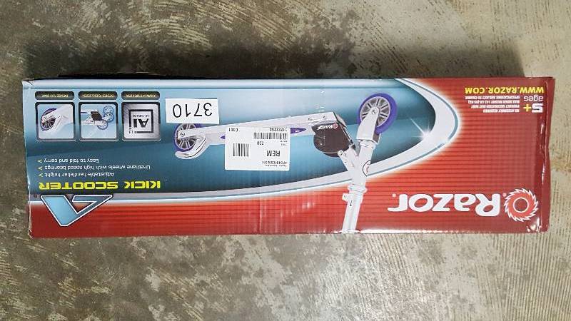 lot 3710 image: Razor A Kick Scooter  Blue
