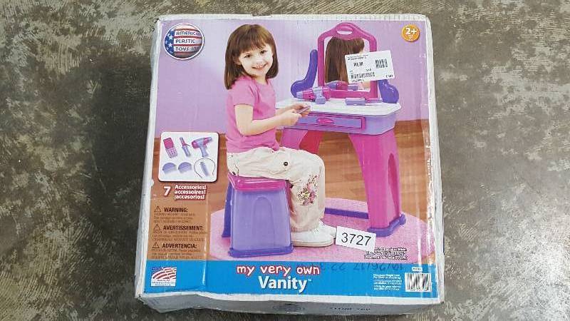 lot 3727 image: American Plastic Toys My Very Own Gourmet Kitchen