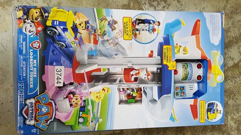 lot 3744 image: Paw Patrol My Size Lookout Tower