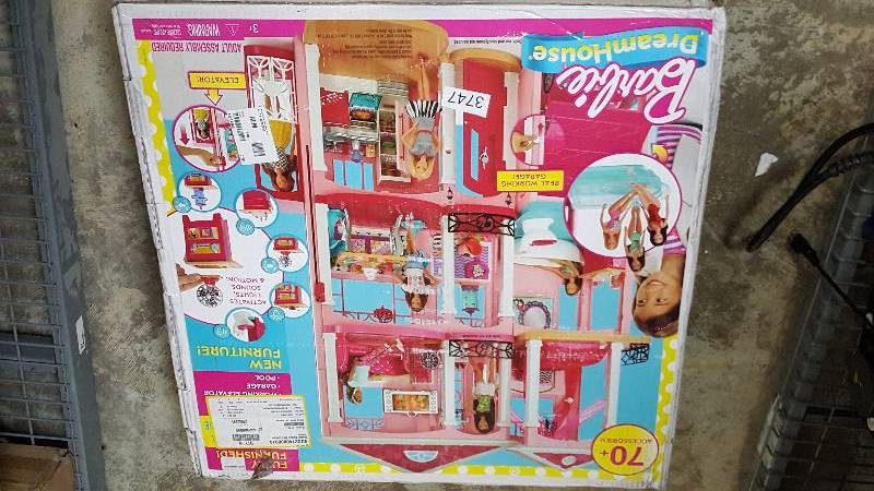lot 3747 image: Mattel Barbie New Dream house