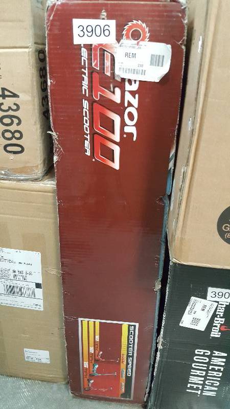 lot 3906 image: Razor E100 12V Electric Scooter  Red