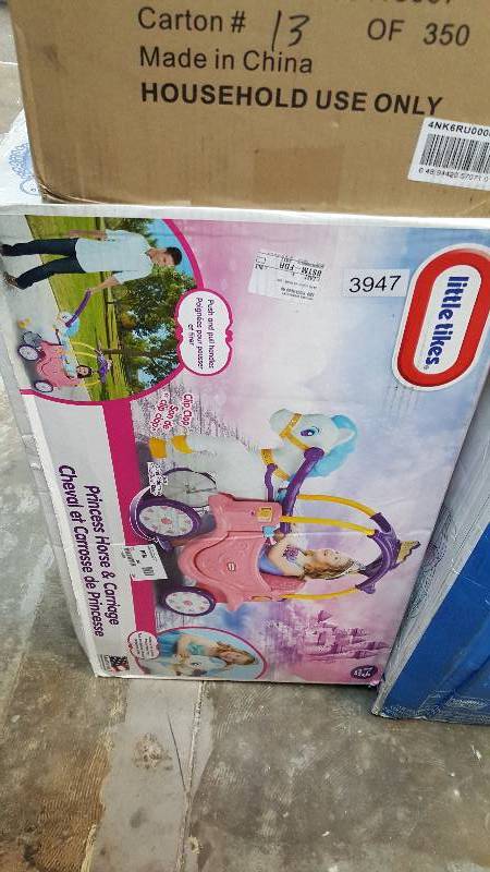lot 3947 image: Little Tikes Princess Horse & Carriage