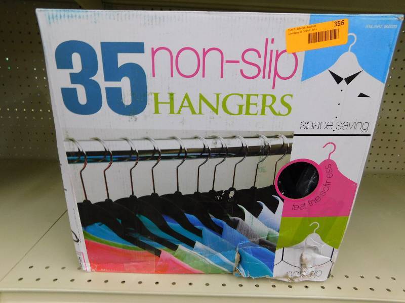 35 NON SLIP HANGERS