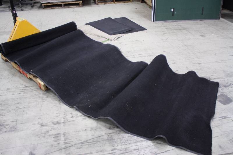 lot 47 image: Work Mats and Rugs