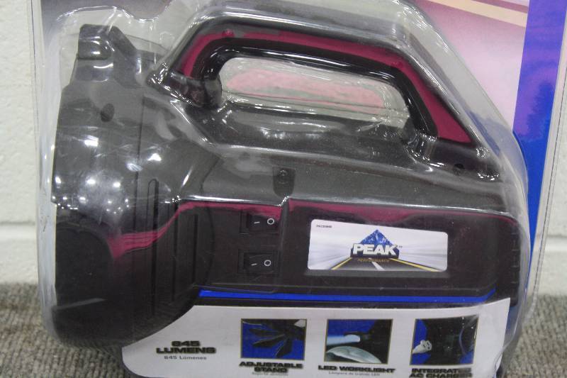 lot 10 image: Peak 5,000,000 Rechargable spotlight 645 Lumus New