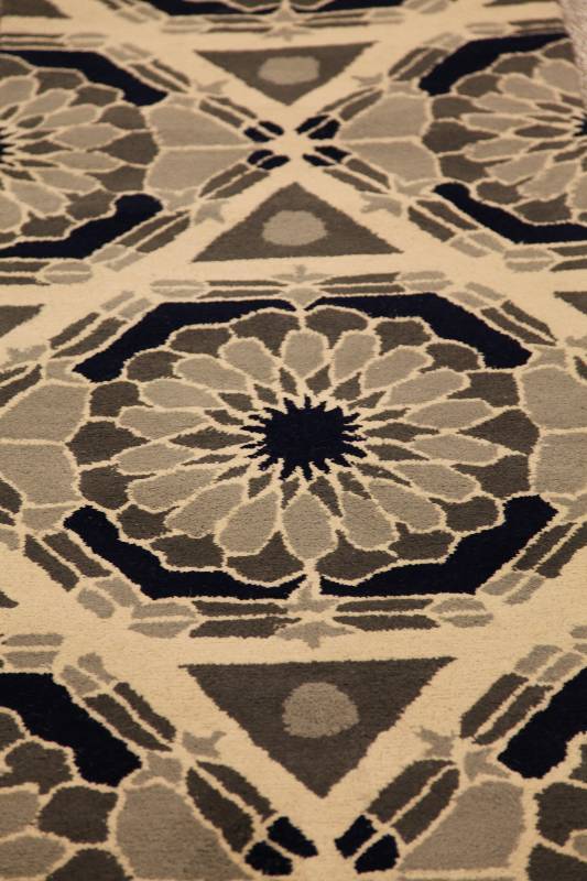 lot 128 image: 8ft Runner (Rug #11)