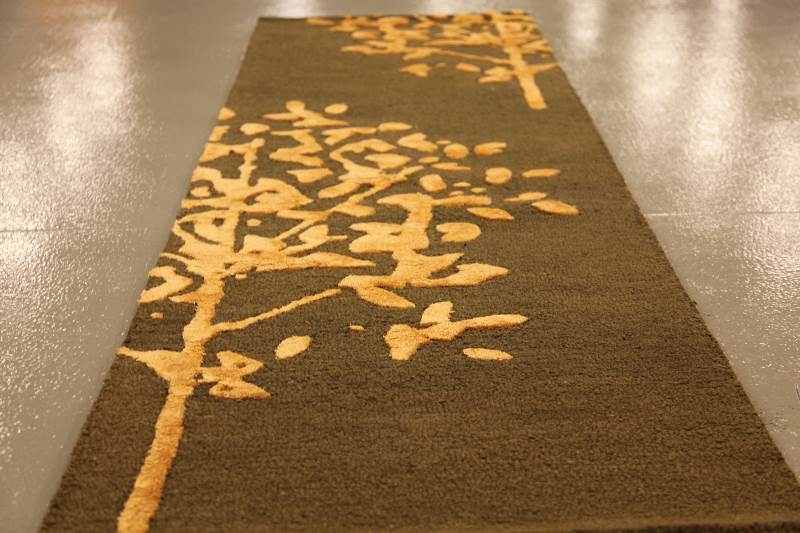 lot 133 image: 8ft Runner (Rug #34)