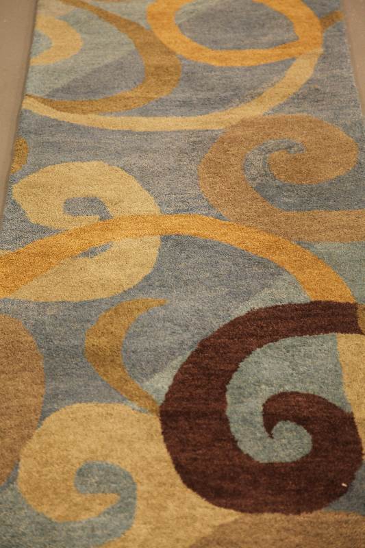 lot 145 image: 8ft Runner (Rug #4)