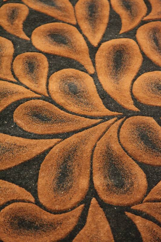 lot 146 image: 8ft Runner (Rug #37)