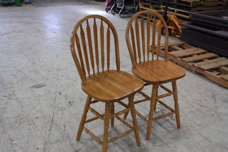 lot 45A image: Wood Swivel Bar Stools