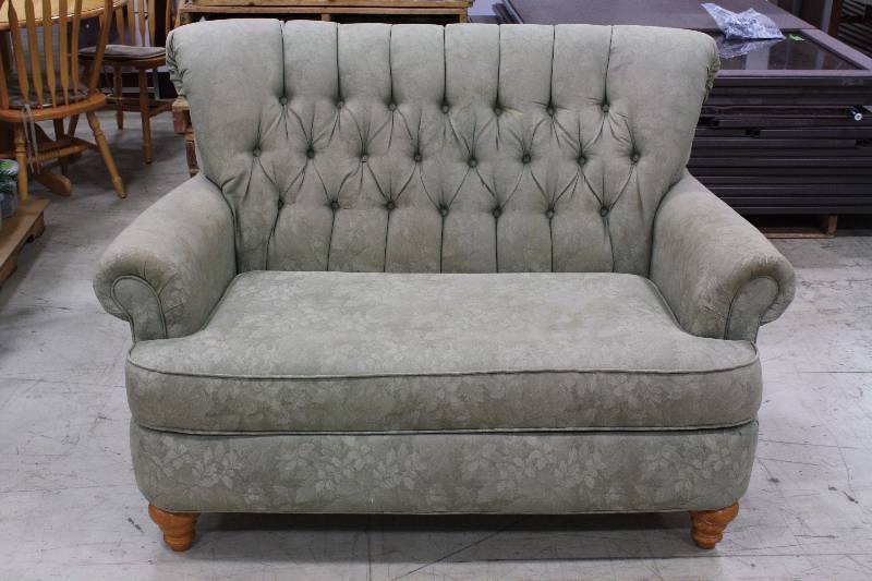 lot 201 image: Love Seat
