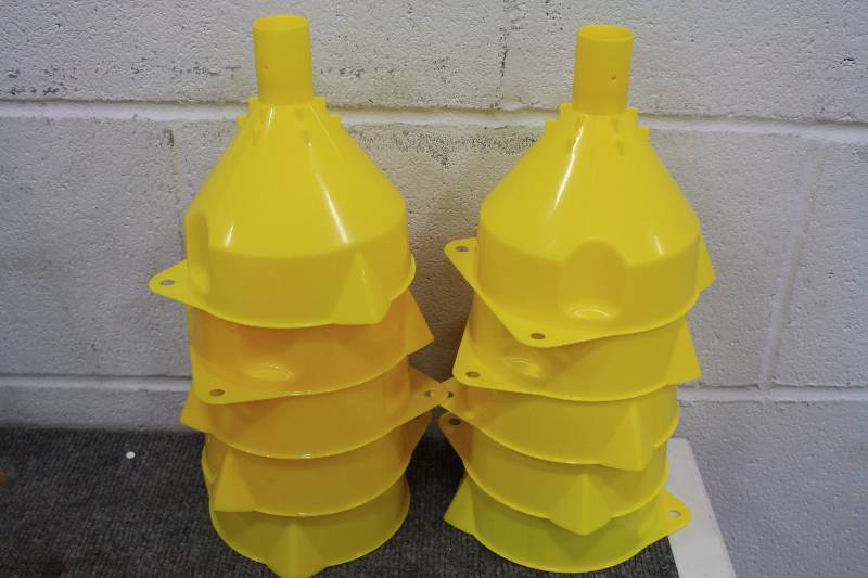 lot 212 image: 10 Yellow HeavyDuty Funnels