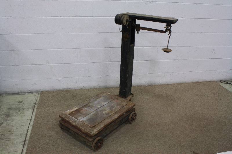 lot 9 image: Antique Fairbanks Standard Scale