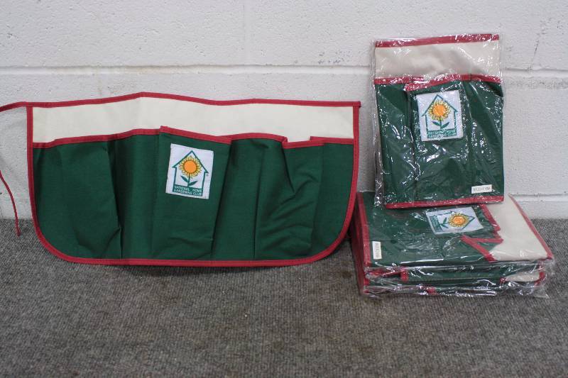 lot 162 image: Gardening Aprons 5qty NEW