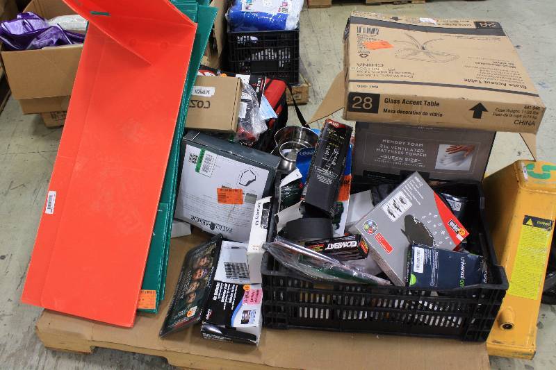 lot 176 image: Pallet of General Merchandise and outdoor items