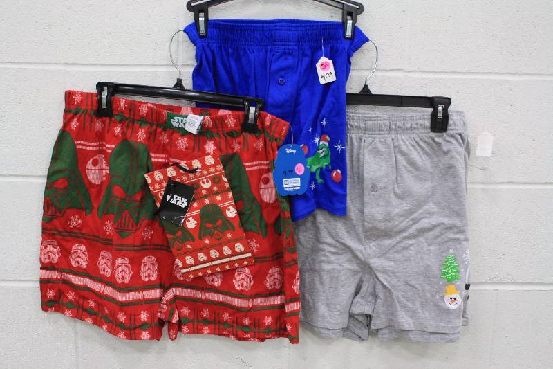 lot 196 image: Starwars Mens Boxers NEW