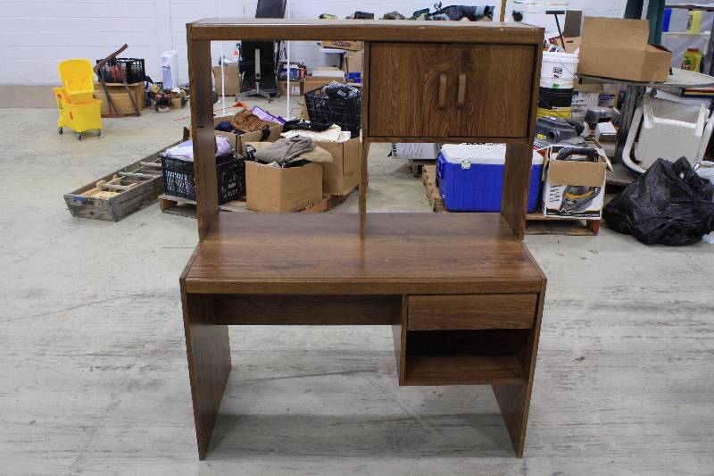 lot 232 image: Wood Desk