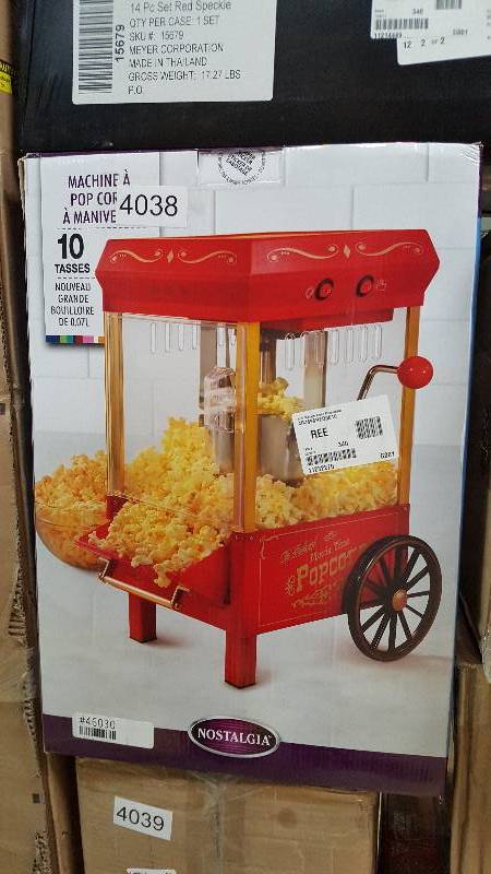 lot 4038 image: Nostalgia Vintage Kettle Popcorn Maker
