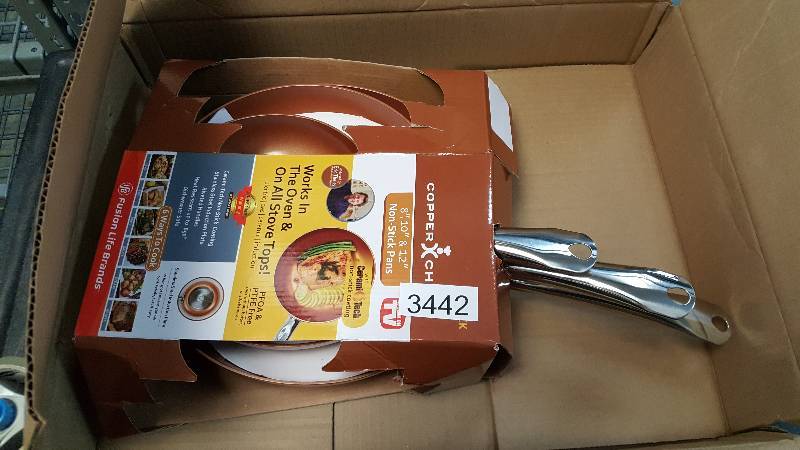 lot 3442 image: Copper Chef Nonstick Aluminum Fry Pans Set of 3 - Scratch on smallest pan